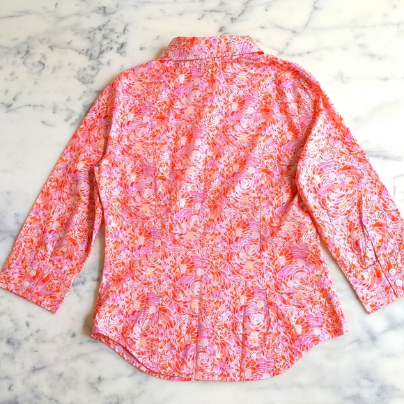 NWOT. Express Design Studio 100% Cotton Floral Button Down Shirt with 3/4 sleeve - Picture 4 of 4